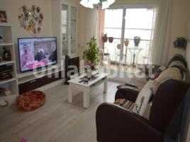 Flat, 80 m², near bus and train