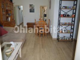 Flat, 80 m², near bus and train