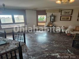 Flat, 188 m², near bus and train