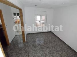 Piso, 82 m², cerca de bus y tren