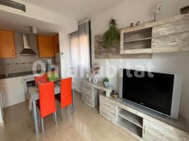 For rent flat, 59 m², near bus and train, almost new, centro