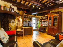 Houses (country house), 366 m², near bus and train