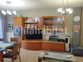 Piso, 56 m², cerca de bus y tren, seminuevo