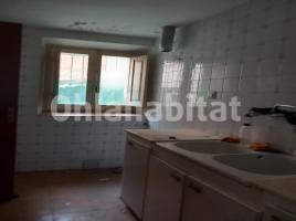 Casa (unifamiliar aïllada), 390 m², prop de bus i tren, Torrelles de Foix