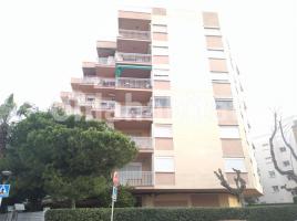 Flat, 66 m², near bus and train