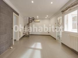 Attic, 89 m², near bus and train, Centre