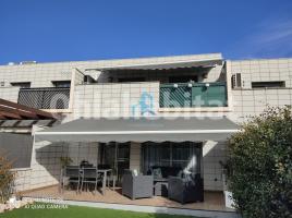 Casa (unifamiliar adossada), 159 m², Calle Montserrat Roig