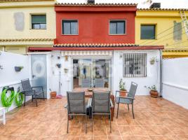 Houses (terraced house), 181 m², almost new, Calle Figueres, 5