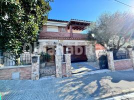 Houses (villa / tower), 305 m²