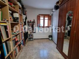 Pis, 90 m², prop de bus i tren, Calle de Gandesa