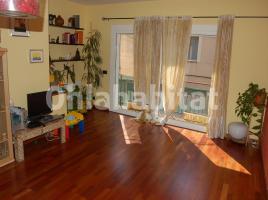 Alquiler piso, 108 m², cerca de bus y tren, Calle Bareu