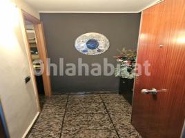 Piso, 70 m², cerca de bus y tren, Calle de Portugal