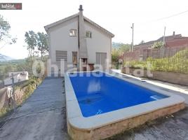 Casa (unifamiliar aïllada), 277 m², prop de bus i tren, seminou