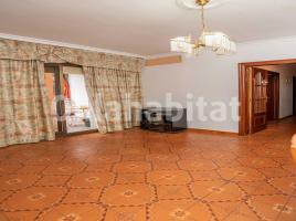 Piso, 99 m², cerca de bus y tren, Riu