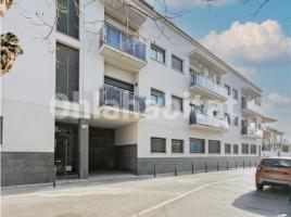 Piso, 97 m², cerca de bus y tren, seminuevo