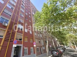 Piso, 42 m², cerca de bus y tren