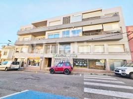 Flat, 131.80 m², near bus and train