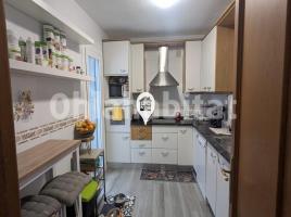 Casa (unifamiliar aislada), 236 m², cerca de bus y tren