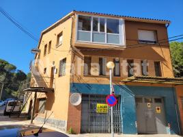 Piso, 691 m², cerca de bus y tren