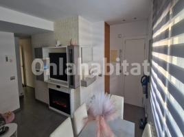 Flat, 80 m², almost new