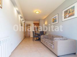 Piso, 68 m², cerca de bus y tren, seminuevo, Calle Albera, 19