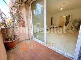 Flat, 90 m², near bus and train, Calle de Monturiol