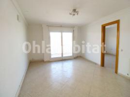 Flat, 99 m², near bus and train