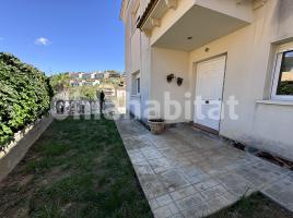 Houses (villa / tower), 265 m², almost new