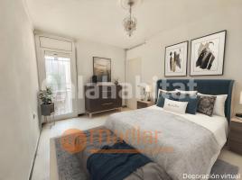 Piso, 90 m², cerca de bus y tren, Calle de Monturiol