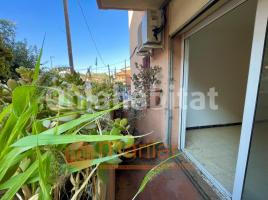 Flat, 90 m², near bus and train, Calle de Monturiol