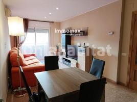 Piso, 77 m², seminuevo, Zona