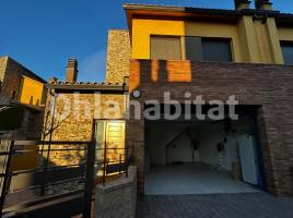 For rent Houses (terraced house), 240 m², near bus and train