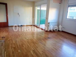 Piso, 116 m², seminuevo, Zona