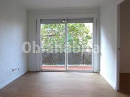 For rent flat, 50 m², near bus and train, Calle d'Andrade