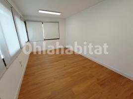 For rent office, 40 m², near bus and train, Calle Pintor Murillo