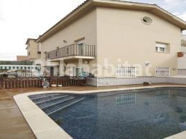 Houses (villa / tower), 253 m², Calle de Walt Disney, 1B