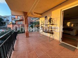 Houses (terraced house), 180 m², Zona