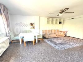 For rent flat, 68 m², near bus and train