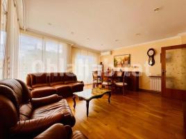 Flat, 100 m², near bus and train, almost new, Calle de Pere III, 35