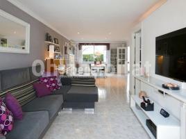 Casa (unifamiliar adosada), 258 m², Zona