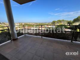 Houses (terraced house), 368 m², almost new, Zona