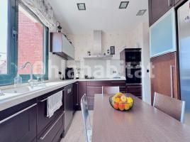 Houses (detached house), 190 m², almost new