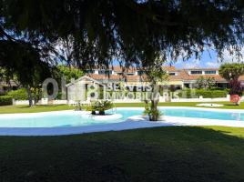 Houses (terraced house), 219 m², near bus and train