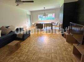 Pis, 125 m², prop de bus i tren