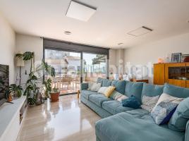 Casa (unifamiliar adosada), 340 m², seminuevo