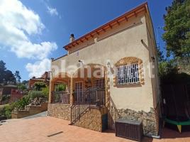 Casa (chalet / torre), 231 m², seminuevo