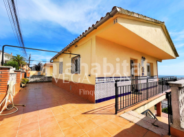  (xalet / torre), 180 m², près de bus et de train