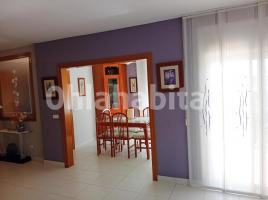 Casa (unifamiliar adossada), 242 m²