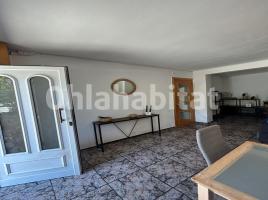 Houses (villa / tower), 185 m², near bus and train