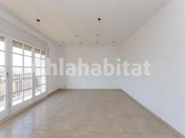Dúplex, 114 m², prop de bus i tren, Travesía Travessia del Lledoner